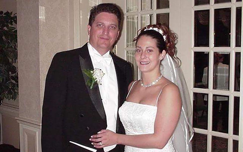 Image caption,John and Sylvia Resta on their wedding day